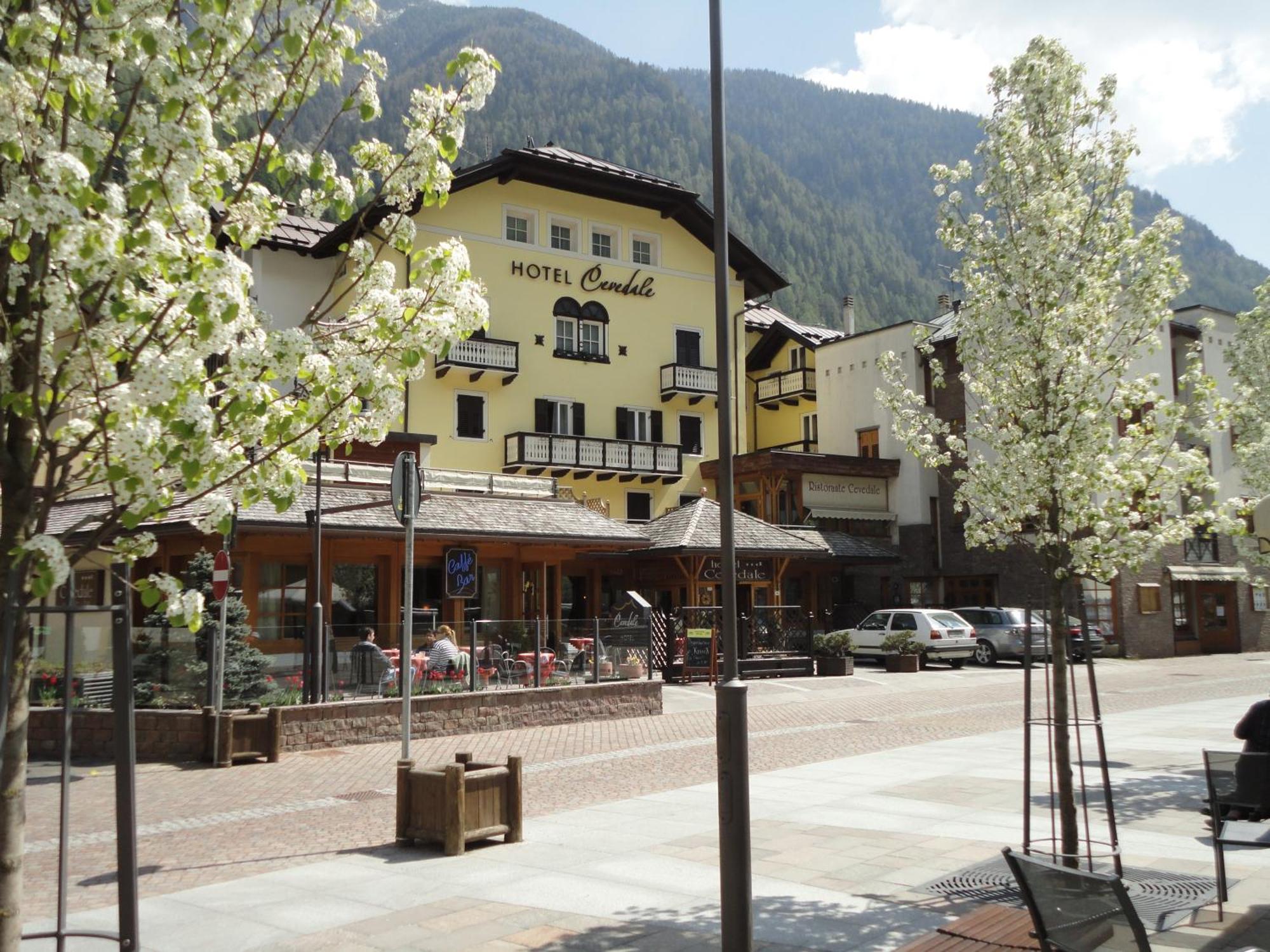 Hotel Cevedale Living Romance Hotel Cogolo Dış mekan fotoğraf