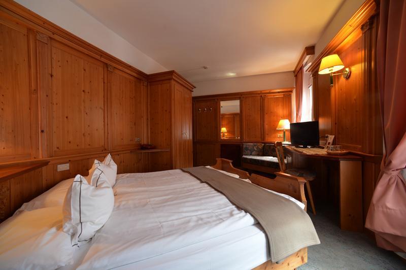 Hotel Cevedale Living Romance Hotel Cogolo Dış mekan fotoğraf