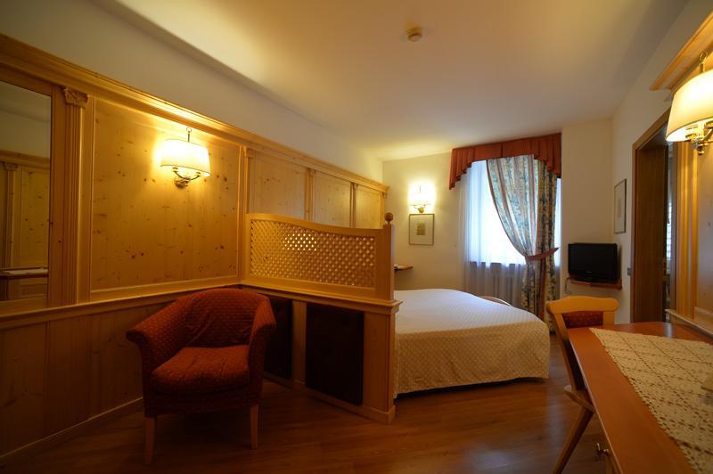 Hotel Cevedale Living Romance Hotel Cogolo Dış mekan fotoğraf