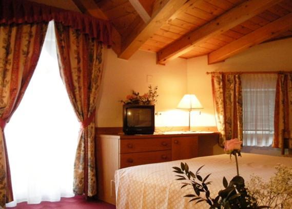 Hotel Cevedale Living Romance Hotel Cogolo Dış mekan fotoğraf