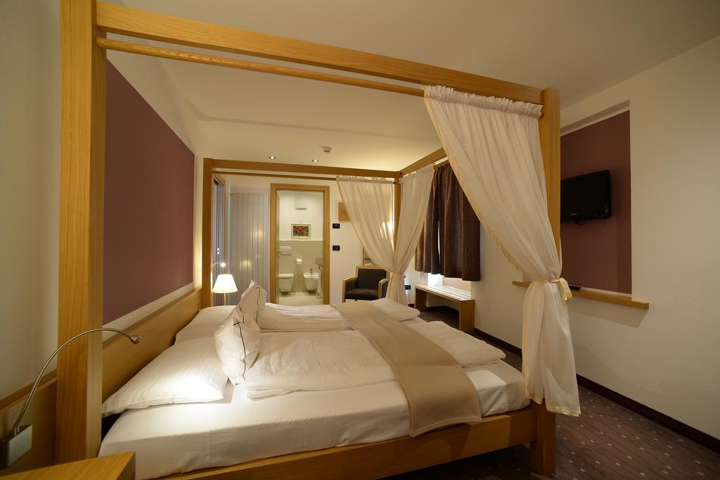 Hotel Cevedale Living Romance Hotel Cogolo Dış mekan fotoğraf