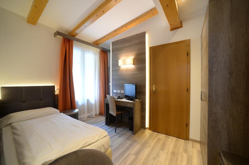 Hotel Cevedale Living Romance Hotel Cogolo Dış mekan fotoğraf
