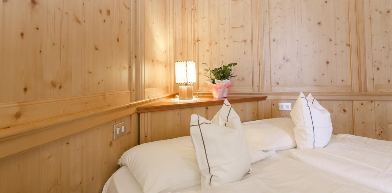 Hotel Cevedale Living Romance Hotel Cogolo Dış mekan fotoğraf