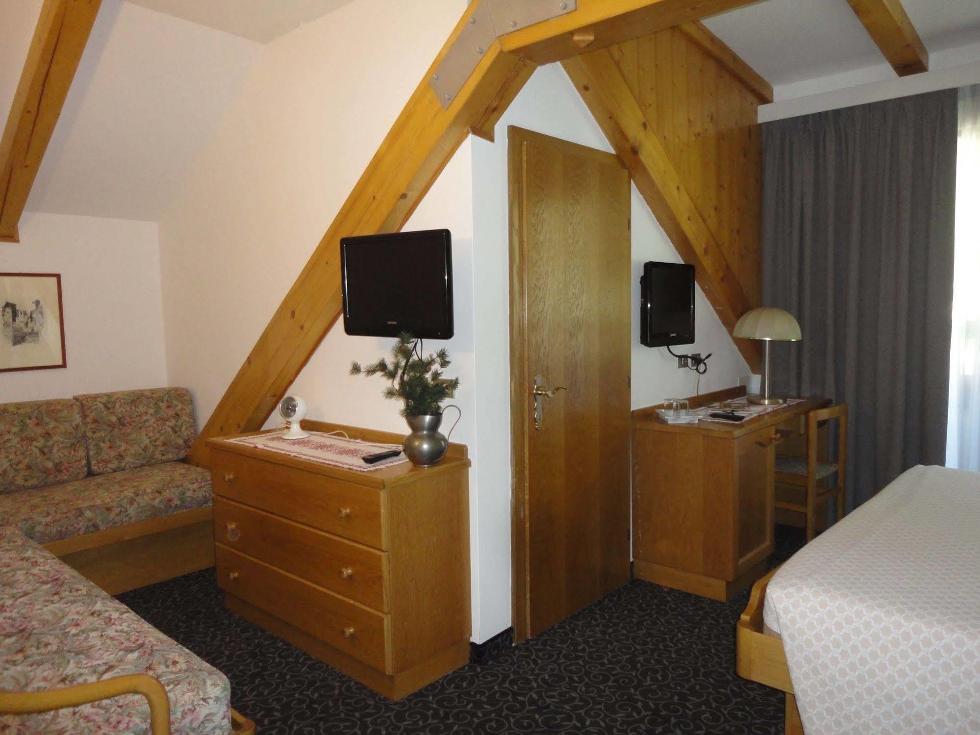 Hotel Cevedale Living Romance Hotel Cogolo Dış mekan fotoğraf