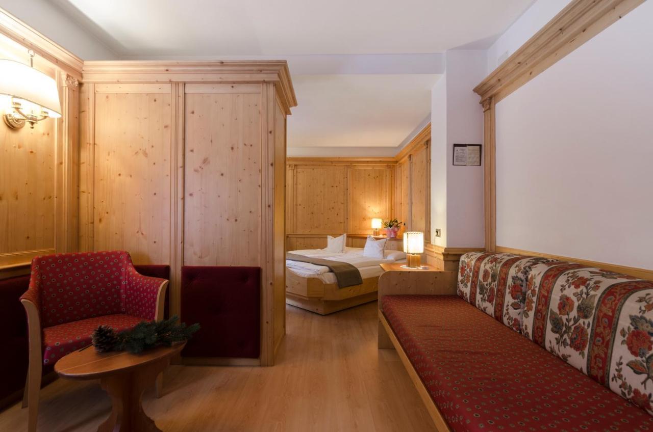 Hotel Cevedale Living Romance Hotel Cogolo Dış mekan fotoğraf